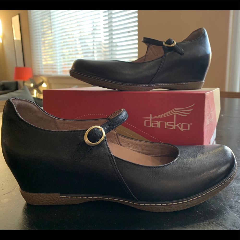 Dansko Loralie Burnish Nubuck Black (38).